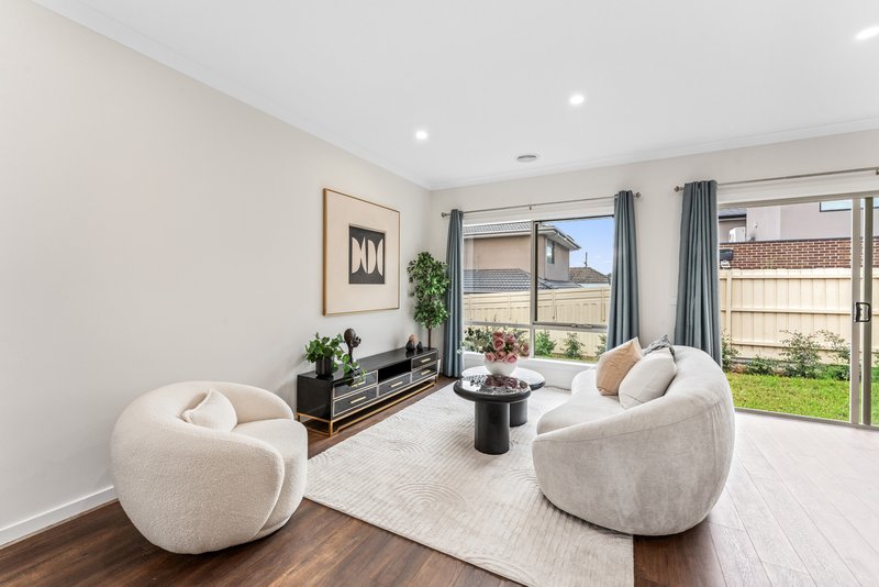 Photo - 32A Gillard Street, Burwood VIC 3125 - Image 5