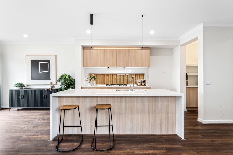 Photo - 32A Gillard Street, Burwood VIC 3125 - Image 8