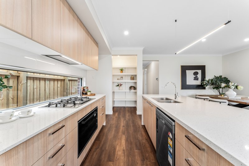 Photo - 32A Gillard Street, Burwood VIC 3125 - Image 9