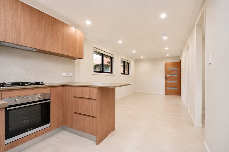 Photo - 32A Jones Street, Pendle Hill NSW 2145 - Image 10