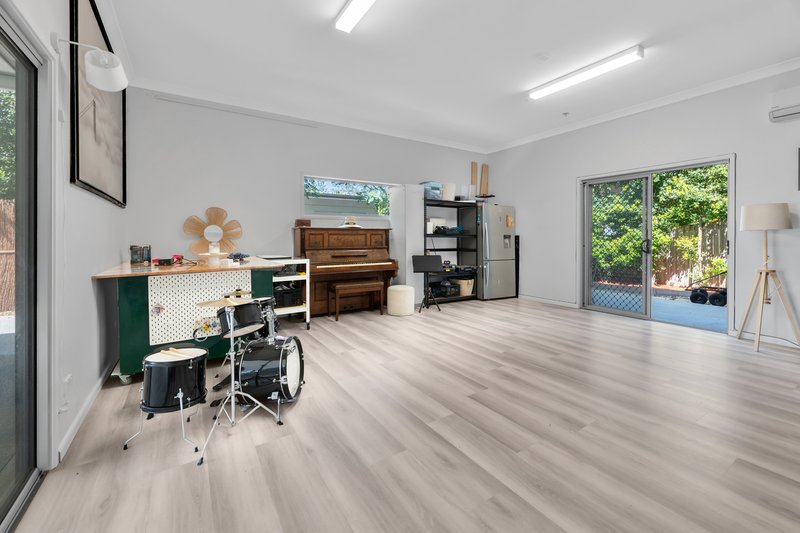 Photo - 32a Pilliga Street, Southport QLD 4215 - Image 2