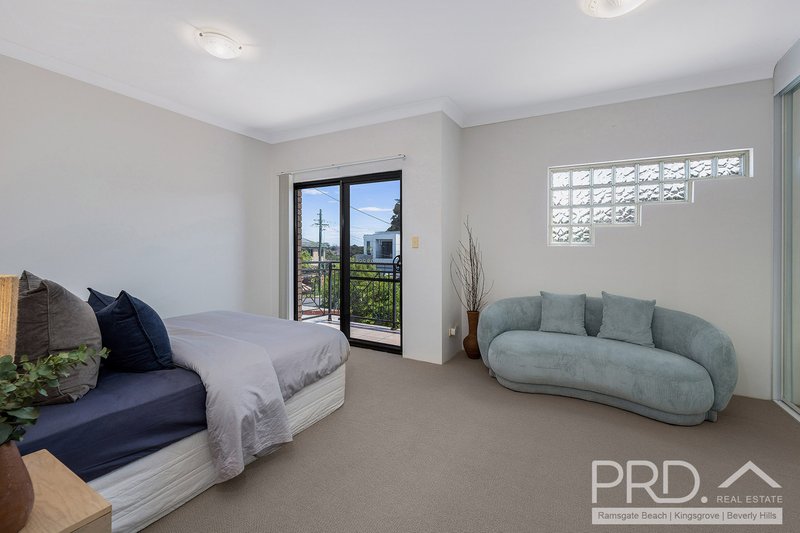 Photo - 32A Ridgewell Street, Roselands NSW 2196 - Image 5