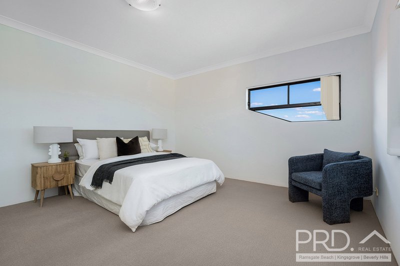 Photo - 32A Ridgewell Street, Roselands NSW 2196 - Image 6