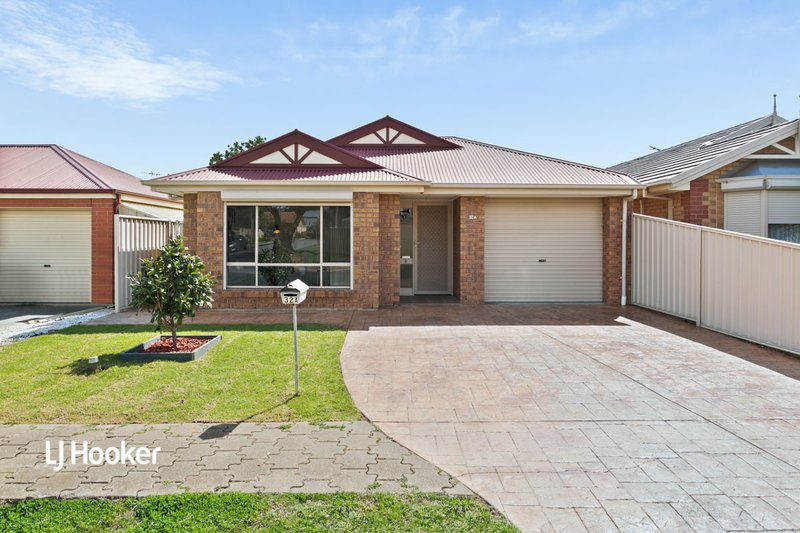 32A Warren Road, Para Hills West SA 5096