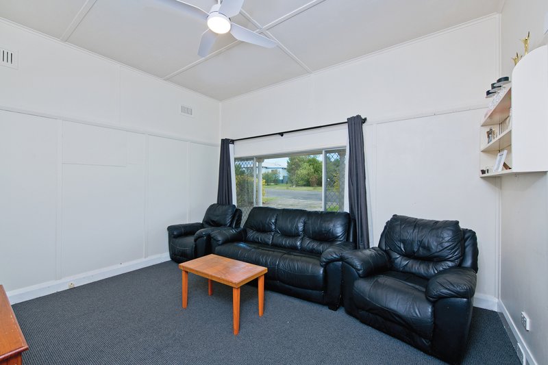 Photo - 33 & 33a Bain Street, Wauchope NSW 2446 - Image 3