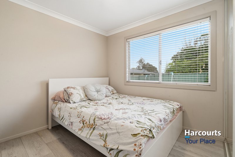 Photo - 33 & 33A Feramin Avenue, Whalan NSW 2770 - Image 5
