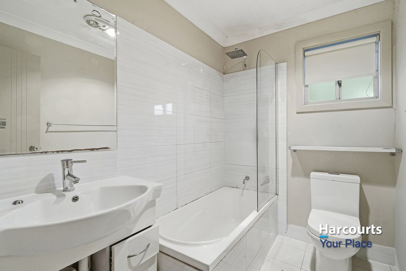 Photo - 33 & 33A Feramin Avenue, Whalan NSW 2770 - Image 7