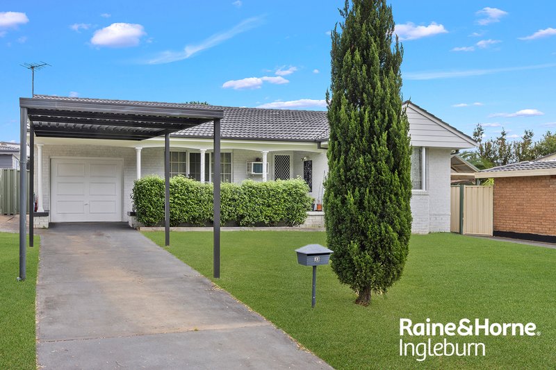 Photo - 33 & 33A Trobriand Crescent, Glenfield NSW 2167 - Image 2