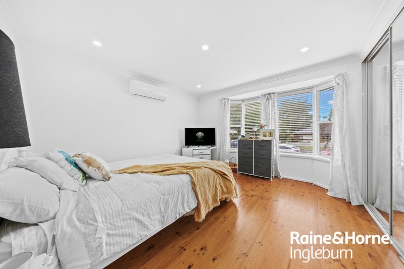 Photo - 33 & 33A Trobriand Crescent, Glenfield NSW 2167 - Image 3