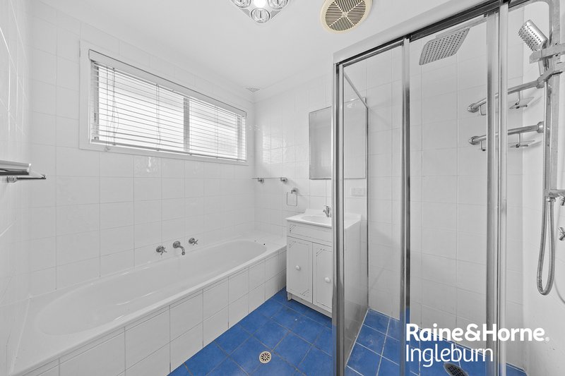 Photo - 33 & 33A Trobriand Crescent, Glenfield NSW 2167 - Image 4