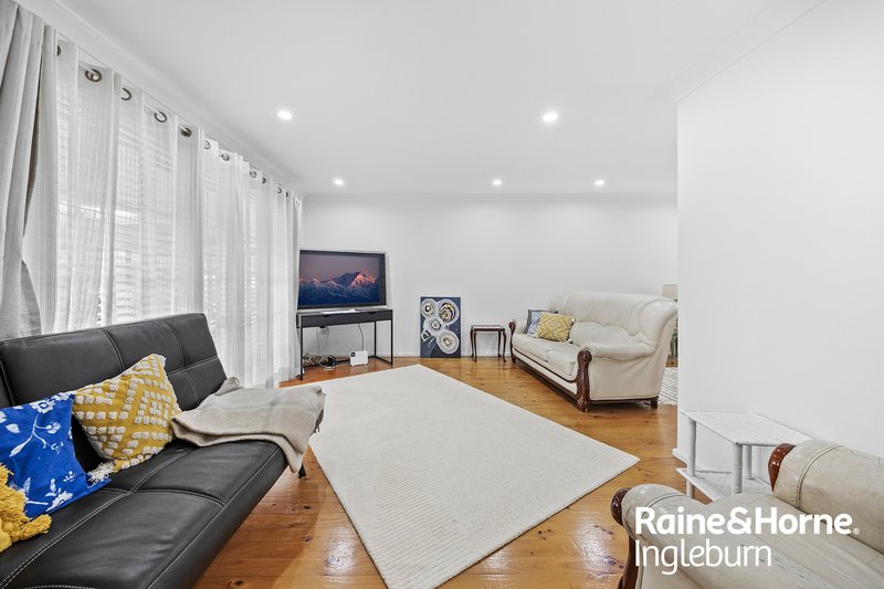 Photo - 33 & 33A Trobriand Crescent, Glenfield NSW 2167 - Image 6