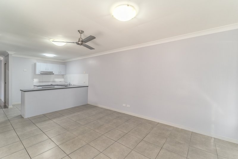 Photo - 33-35 Carbine Court, Gleneagle QLD 4285 - Image 13