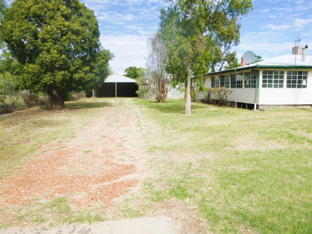 Photo - 33-35 Moore Street, Dirranbandi QLD 4486 - Image 2