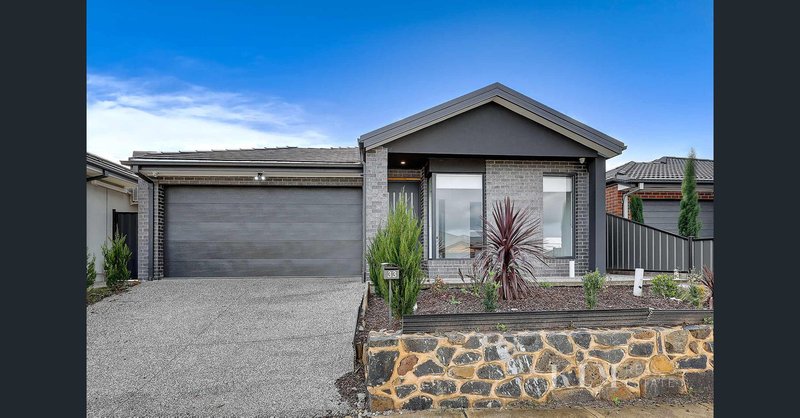 Photo - 33 Adansonia Circuit, Mickleham VIC 3064 - Image 1