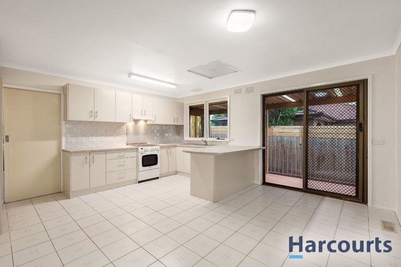 Photo - 33 Ainsdale Avenue, Wantirna VIC 3152 - Image 3