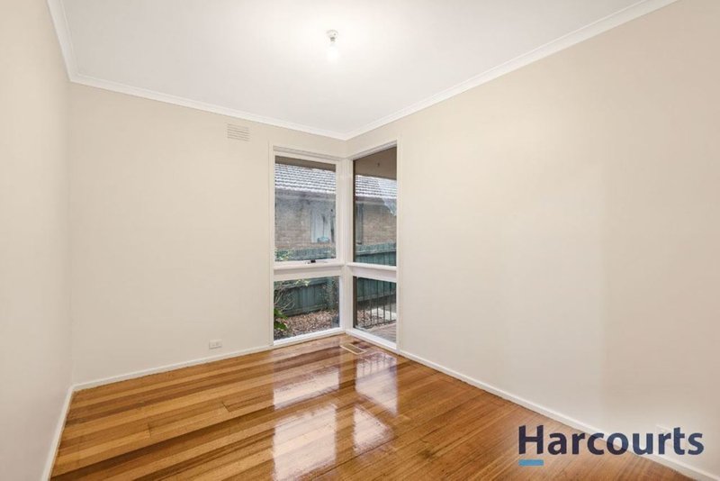 Photo - 33 Ainsdale Avenue, Wantirna VIC 3152 - Image 4