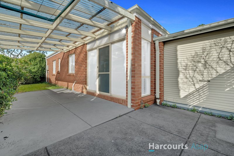 Photo - 33 Albrecht Avenue, Berwick VIC 3806 - Image 12