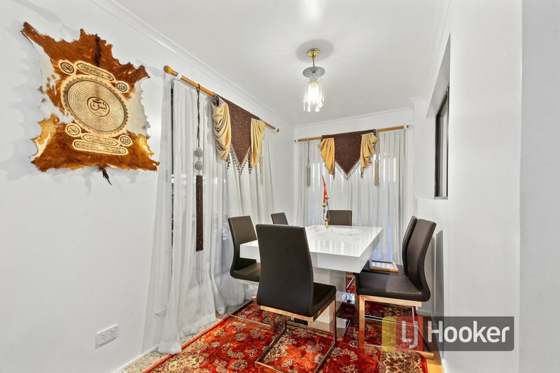 Photo - 33 Amber Drive, Hampton Park VIC 3976 - Image 6