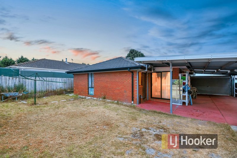 Photo - 33 Amber Drive, Hampton Park VIC 3976 - Image 11