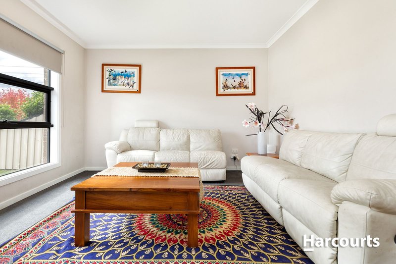 Photo - 33 Andretti Avenue, Lynbrook VIC 3975 - Image 2