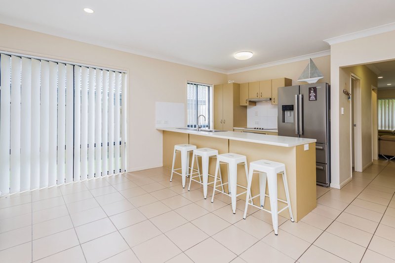 Photo - 33 Andromeda Drive, Coomera QLD 4209 - Image 6