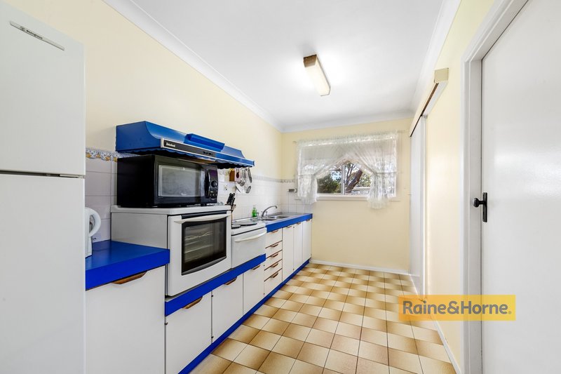 Photo - 33 Angler Street, Woy Woy NSW 2256 - Image 6