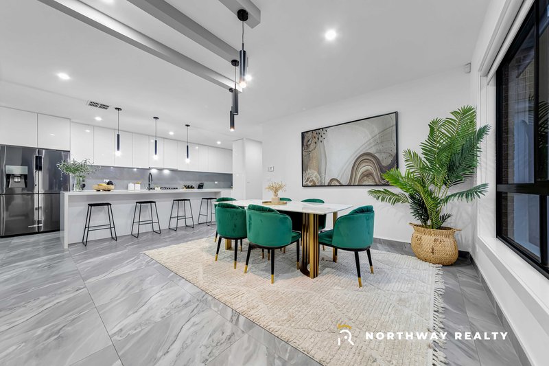 Photo - 33 Archipelago Drive, Craigieburn VIC 3064 - Image 8
