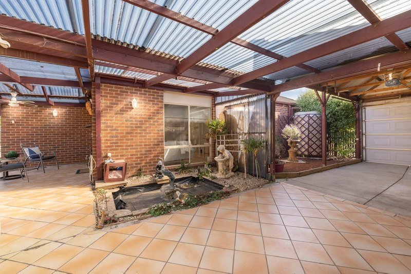 Photo - 33 Argyle Crescent, Werribee VIC 3030 - Image 17