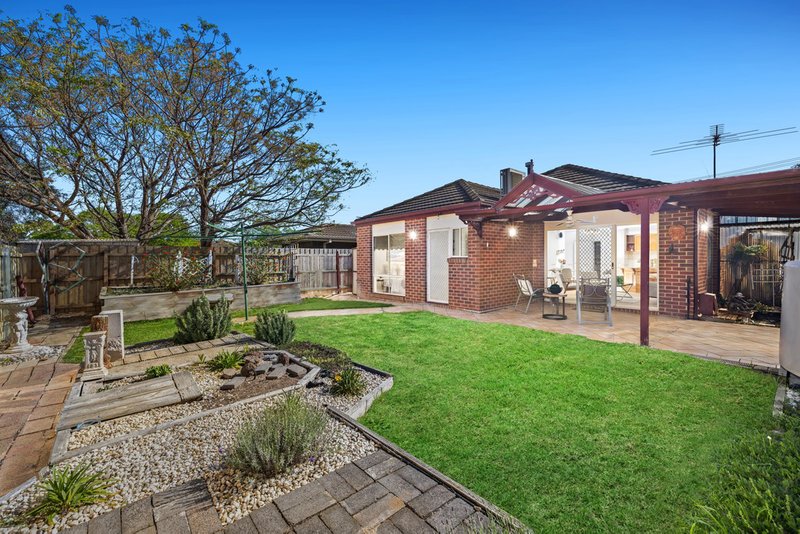 Photo - 33 Argyle Crescent, Werribee VIC 3030 - Image 19