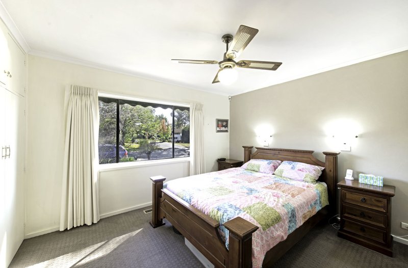 Photo - 33 Armstrong Crescent, Holt ACT 2615 - Image 7