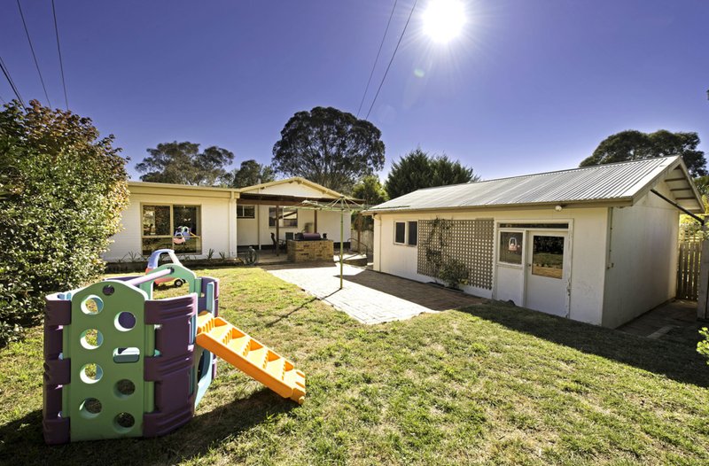 Photo - 33 Armstrong Crescent, Holt ACT 2615 - Image 13