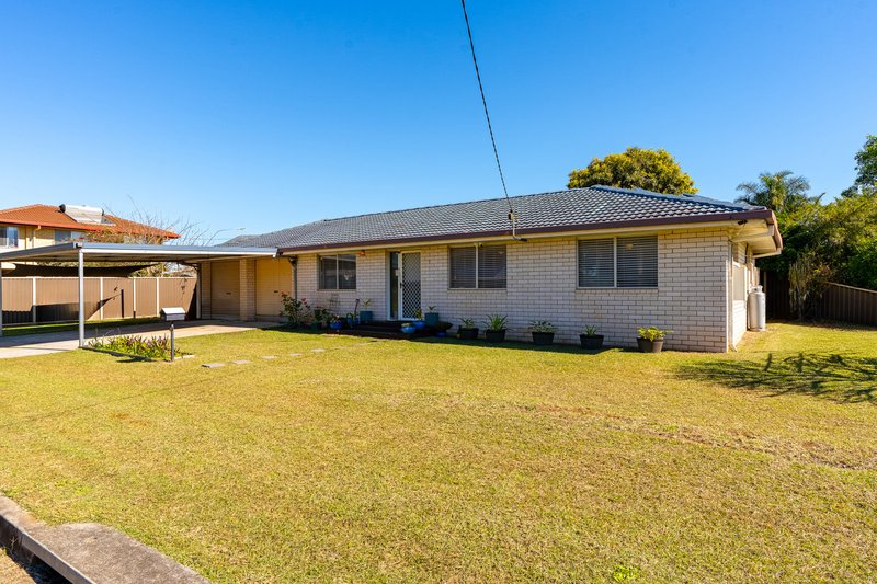 Photo - 33 Arrakune Crescent, Kallangur QLD 4503 - Image 2