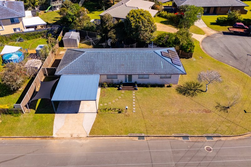 Photo - 33 Arrakune Crescent, Kallangur QLD 4503 - Image 12