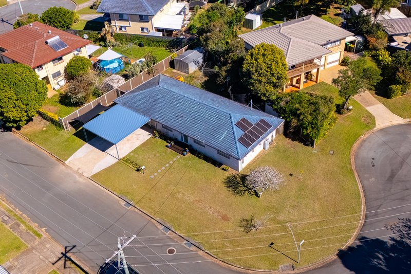 Photo - 33 Arrakune Crescent, Kallangur QLD 4503 - Image 13