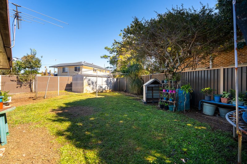Photo - 33 Arrakune Crescent, Kallangur QLD 4503 - Image 14