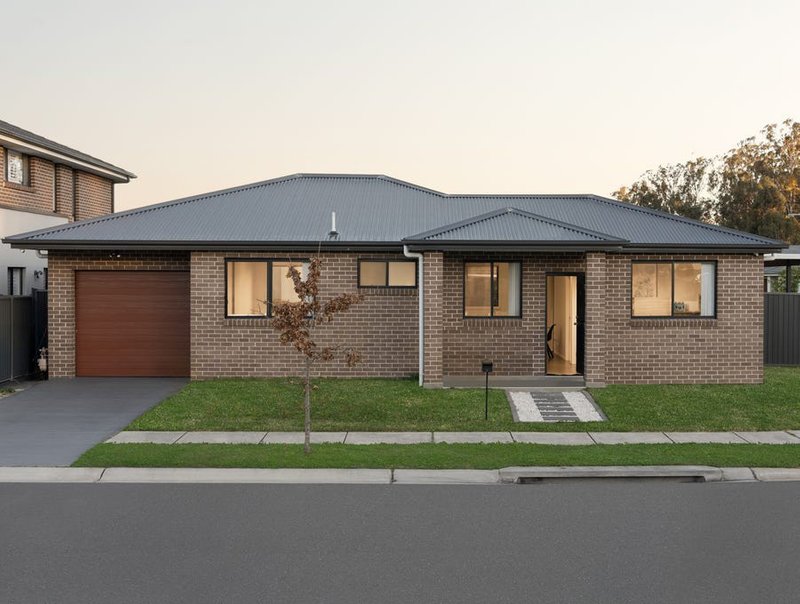 Photo - 33 Arrowhead Avenue, Leppington NSW 2179 - Image 1