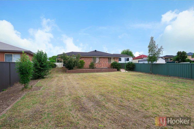 Photo - 33 Ashcroft Avenue, Casula NSW 2170 - Image 9