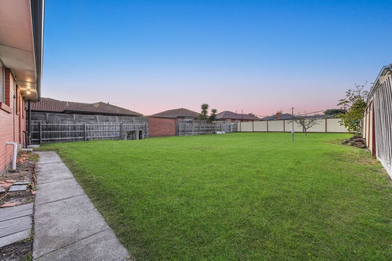 Photo - 33 Athol Road, Noble Park VIC 3174 - Image 11