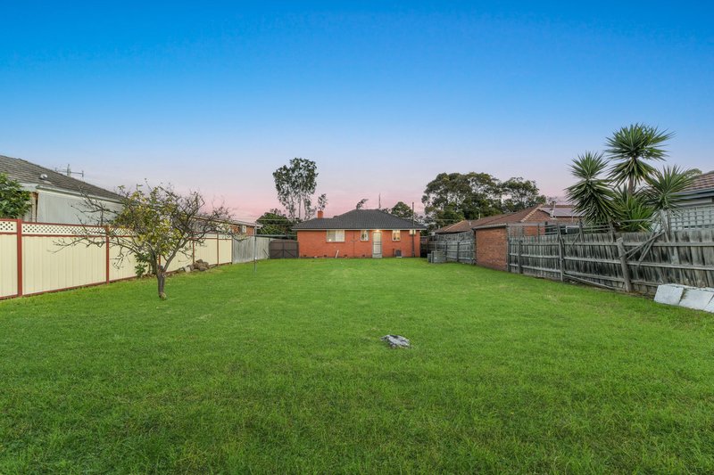 Photo - 33 Athol Road, Noble Park VIC 3174 - Image 12