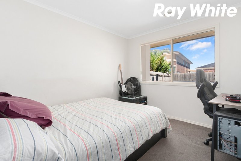 Photo - 33 Azalea Ave , Pakenham VIC 3810 - Image 8