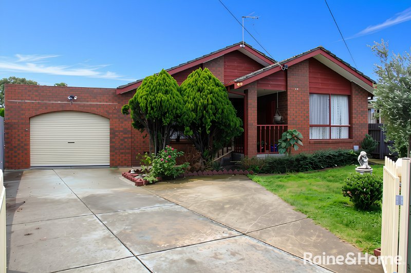 Photo - 33 Baguley Crescent, Kings Park VIC 3021 - Image 1