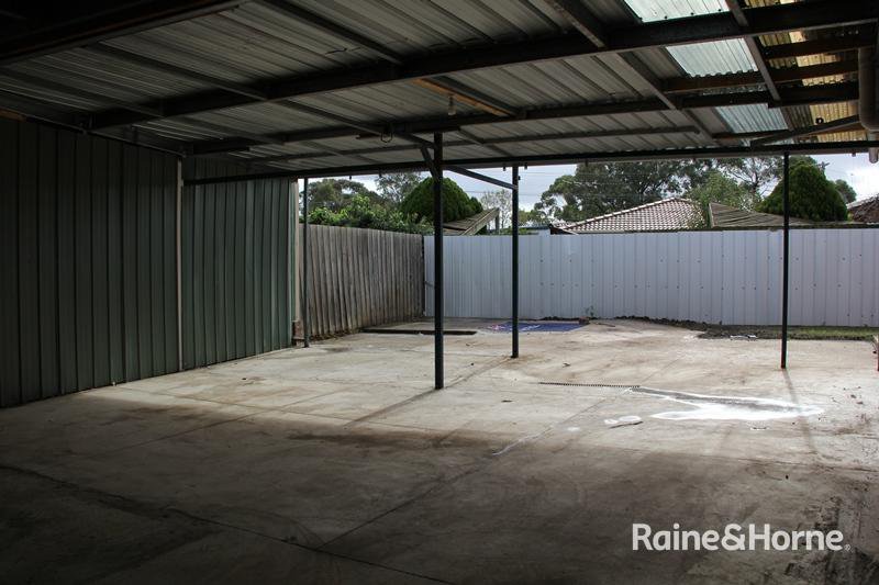 Photo - 33 Baguley Crescent, Kings Park VIC 3021 - Image 10