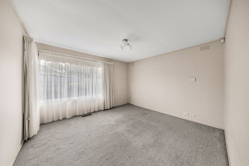 Photo - 33 Bakewell Street, Cranbourne VIC 3977 - Image 16