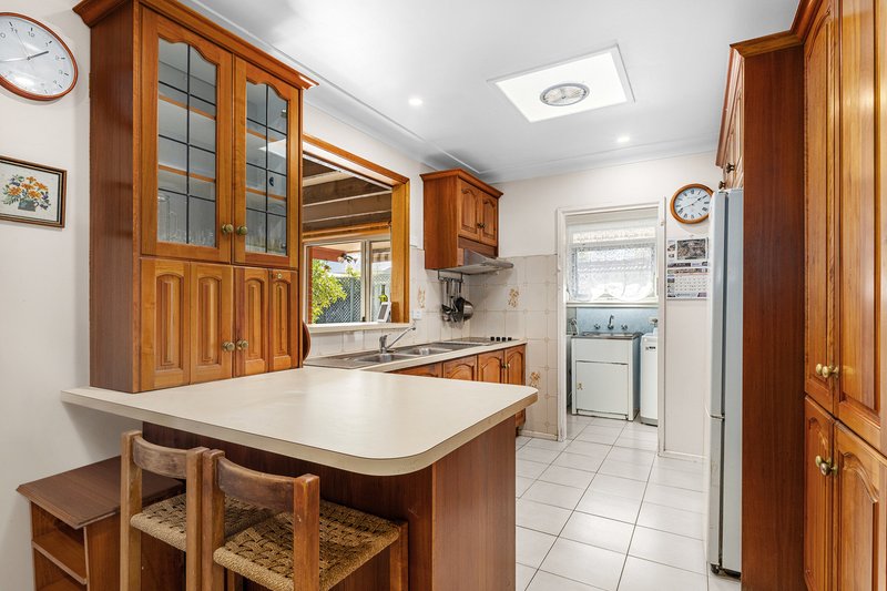 Photo - 33 Ballar Avenue, Gymea Bay NSW 2227 - Image 2