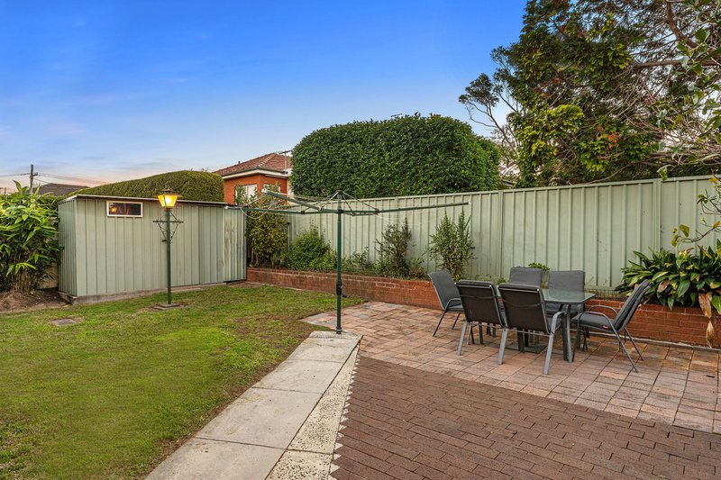 Photo - 33 Ballar Avenue, Gymea Bay NSW 2227 - Image 11
