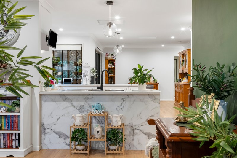 Photo - 33 Bangalow Crescent, Raceview QLD 4305 - Image 5