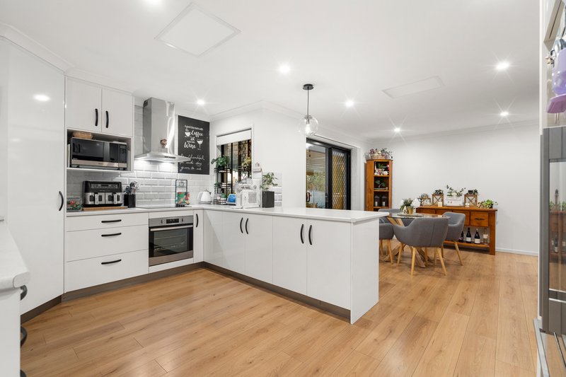 Photo - 33 Bangalow Crescent, Raceview QLD 4305 - Image 9