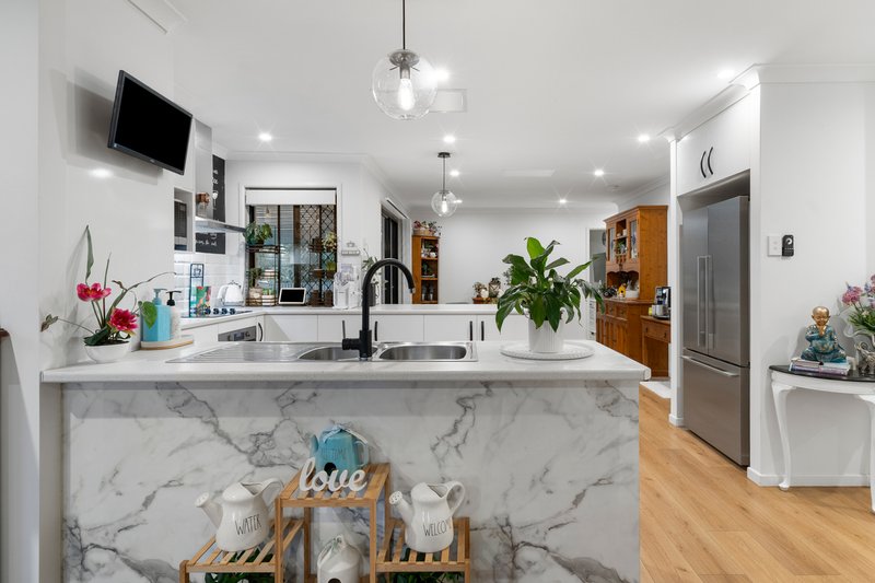 Photo - 33 Bangalow Crescent, Raceview QLD 4305 - Image 10