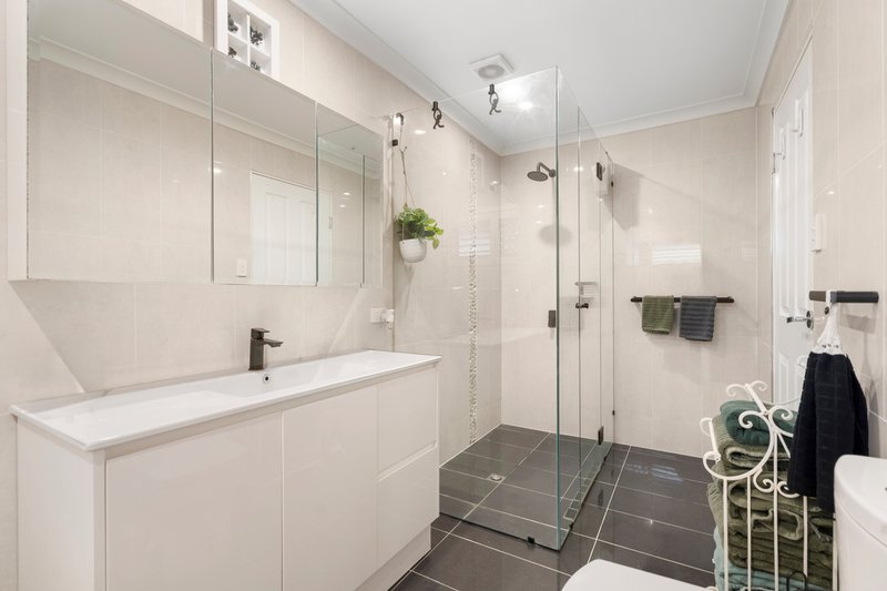Photo - 33 Bangalow Crescent, Raceview QLD 4305 - Image 14