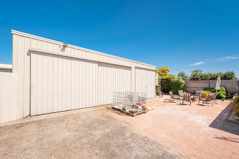 Photo - 33 Bank Street, Craigieburn VIC 3064 - Image 10